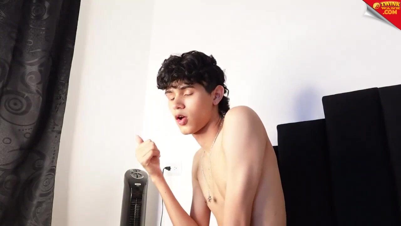 Sexy twink camboy solo cam show tube