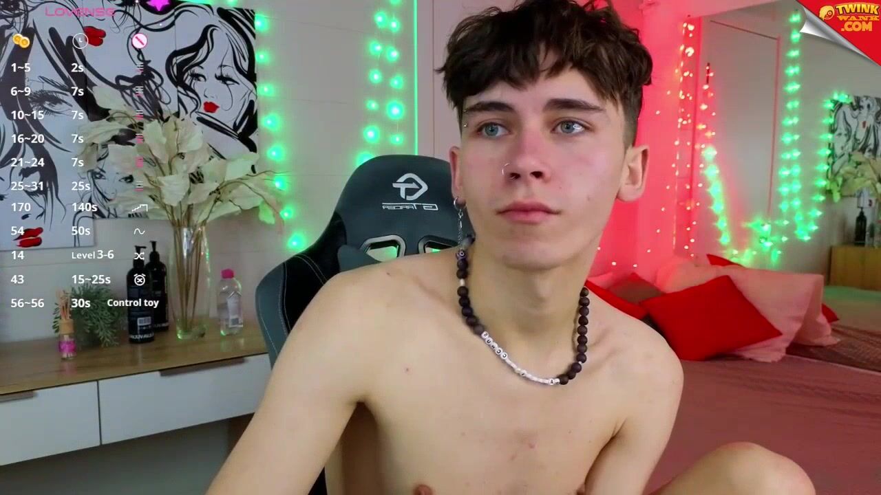 Sexy twinks webcam bareback cam show