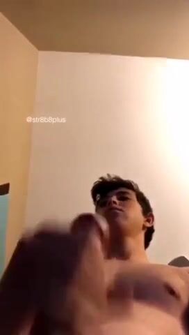 Pov: um twink goza na tua boca - gozada de um rapaz de 18 anos