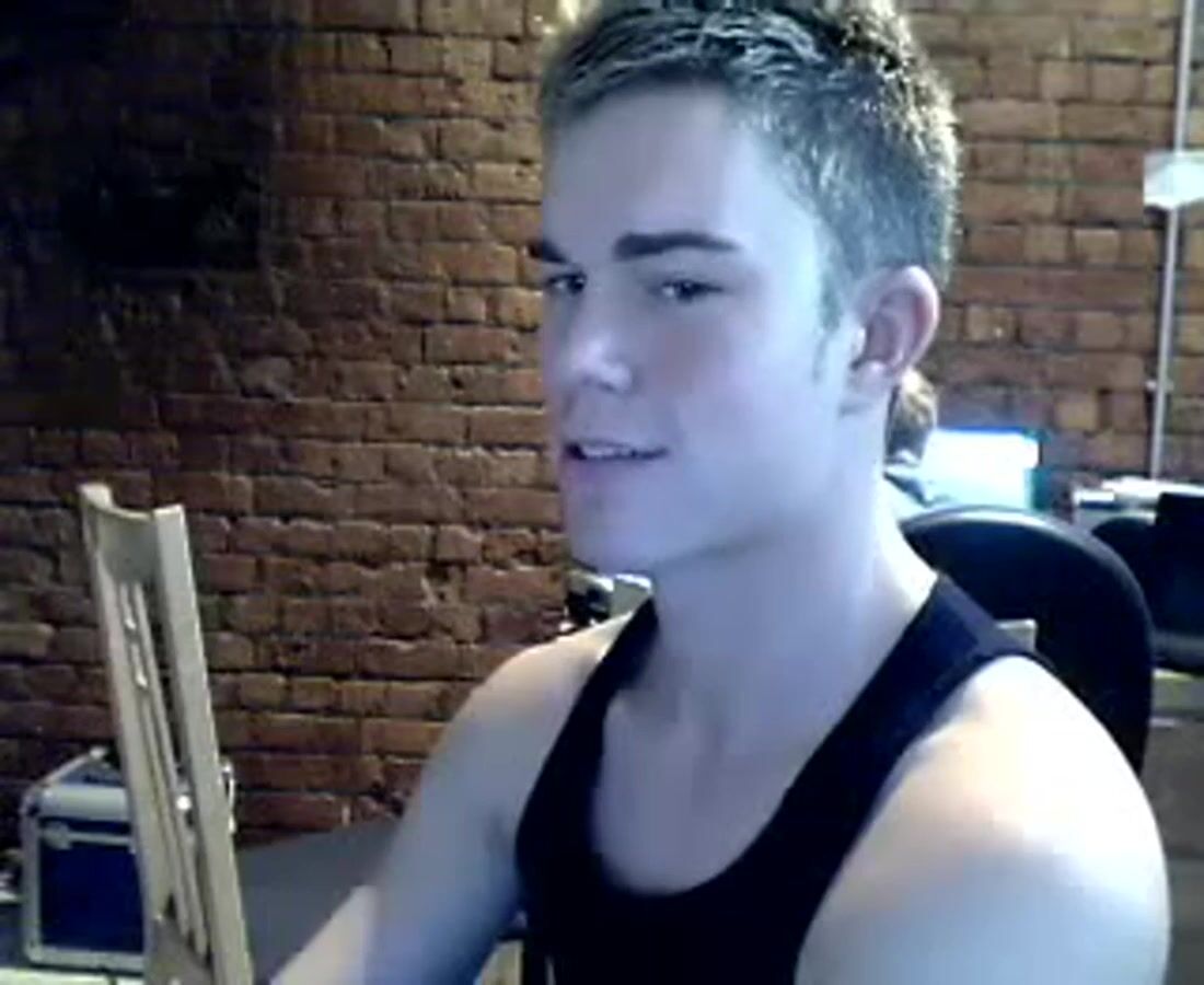 Twink daddy musculoso sem capa pica