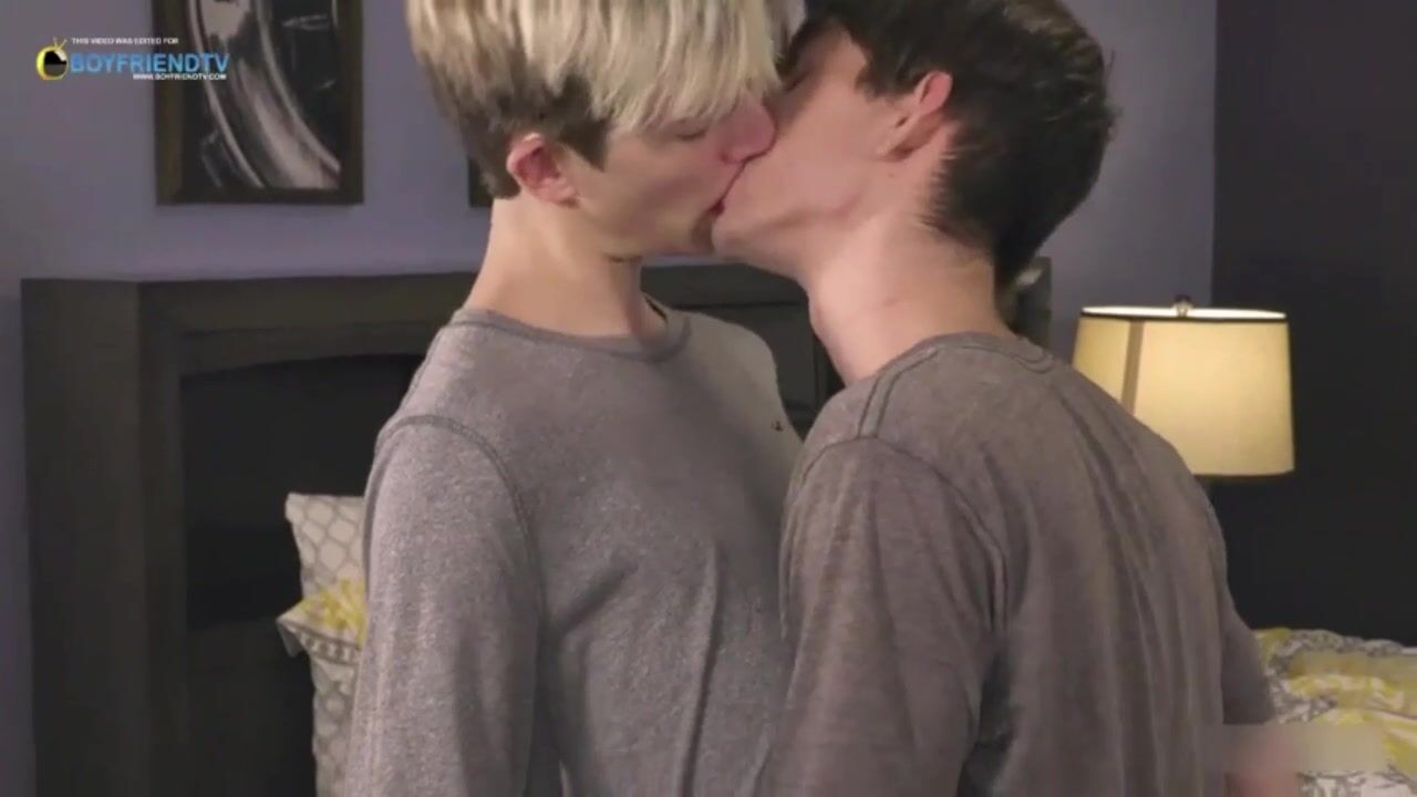 Flip flop bareback twinks share muscle cocks