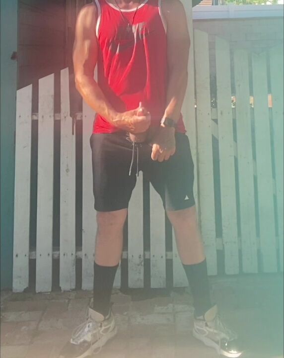 Jockdad87 unloads quick outdoor cumshot