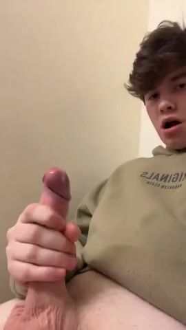 Quickcum teen boy gets off