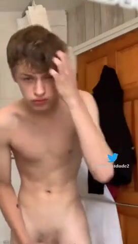 Twink races time for bareback cock