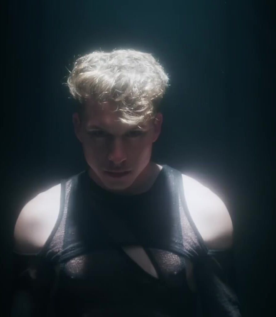 Raoul vazquez: twink daddy muscle bareback cock prisoner