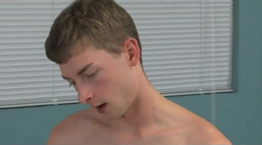 Chris breeds robbie bareback