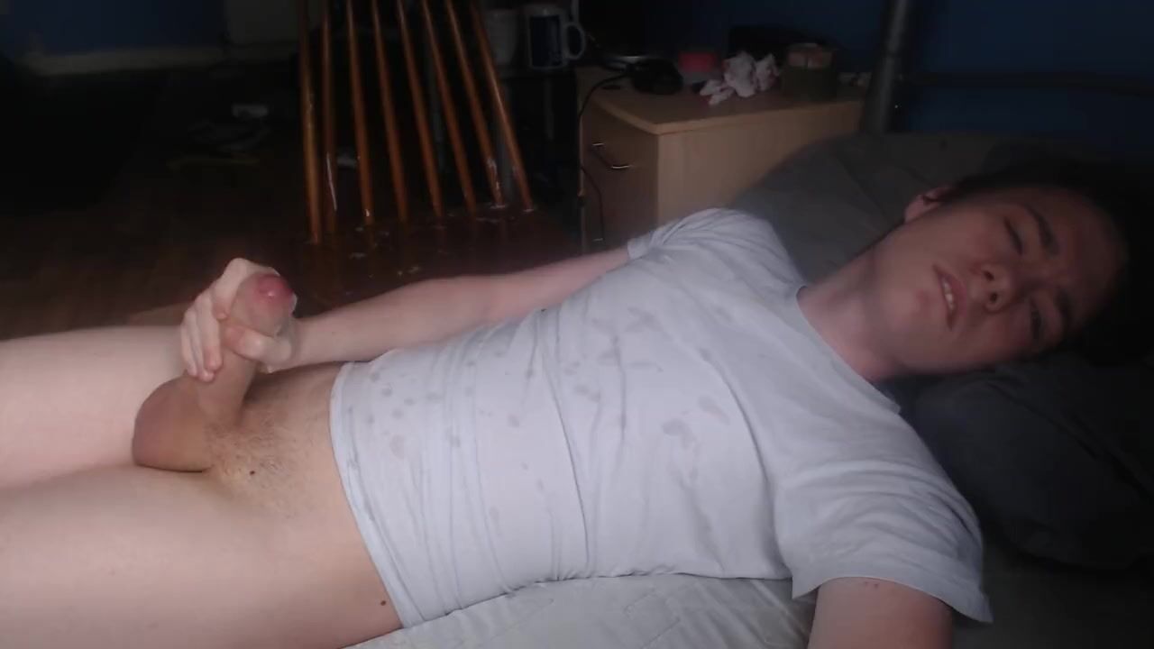 Rubax video - jordan- hung britboy splatters his t-shirt