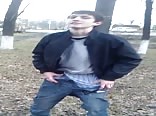 Chico ruso borracho se divierte