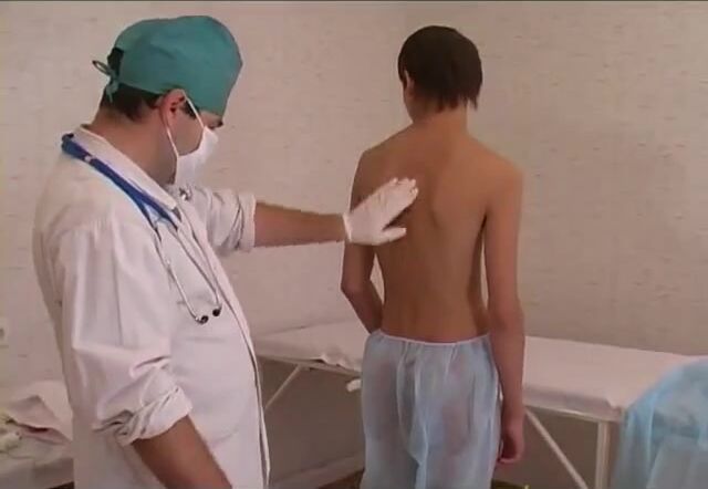 Exame médico russo garotos gay pornô