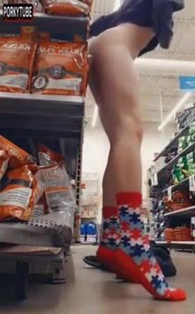 Junge wird mit dildo im supermarkt gefickt schwulenporno
