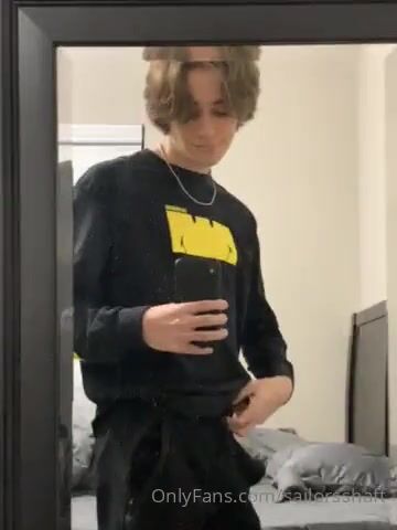 El rabo del marinero empala al twink a pelo 2