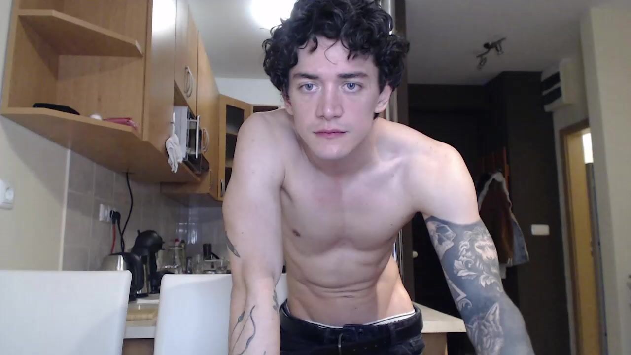 Sam w se masturba y muestra su cuerpo increíble en webcam