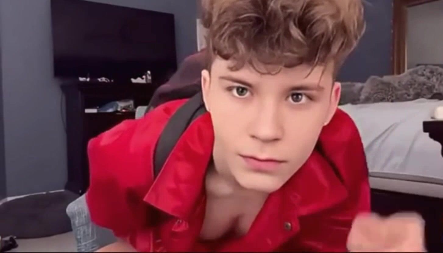 Sammy se branle avant la fac