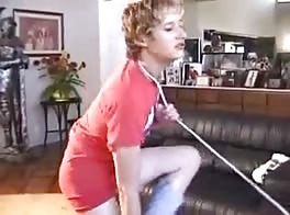 O adolescente gostoso sammy tira a roupa