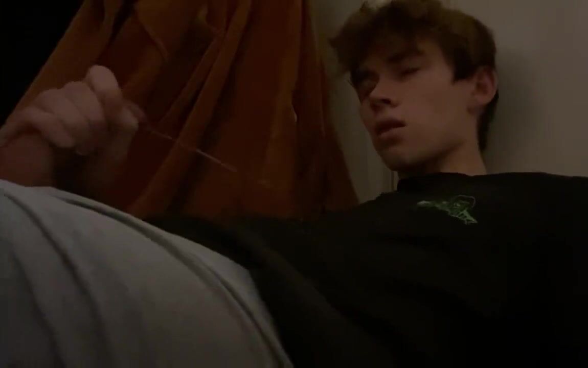 Trying not to wake anybody up: secret bareback cock play