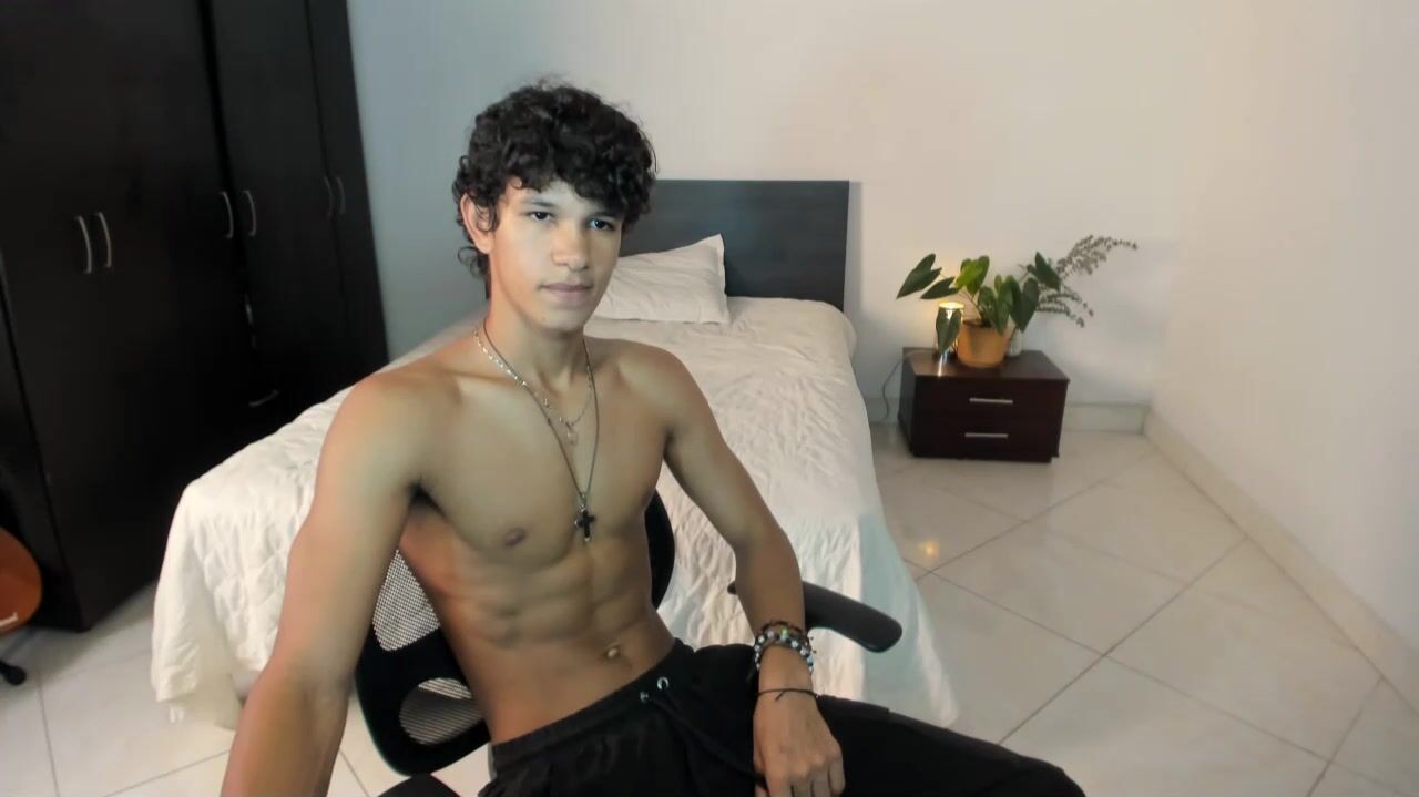 网络男孩场面火爆