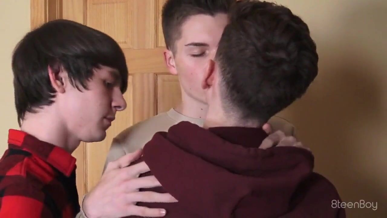 School twinks kiss and strip for bareback cock