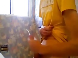 Intenser schock führt zu einem starken erguss