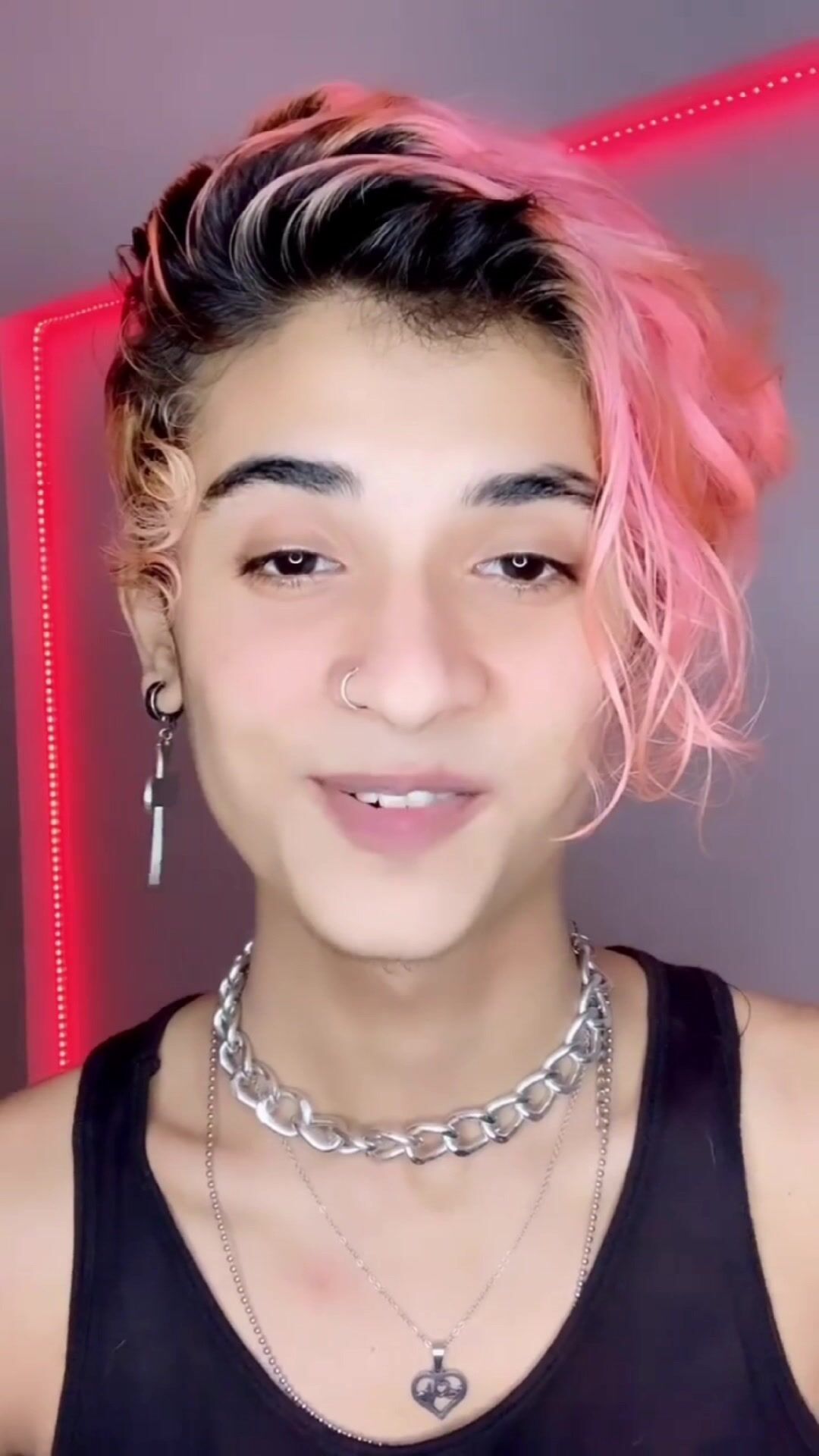 Seductive tiktoker (no porn)