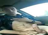 Riesgo de pajas al aire libre: chicos pillados masturbándose en por...