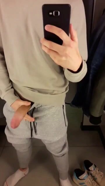Selfie - twink cums in dressing room on mirror 292