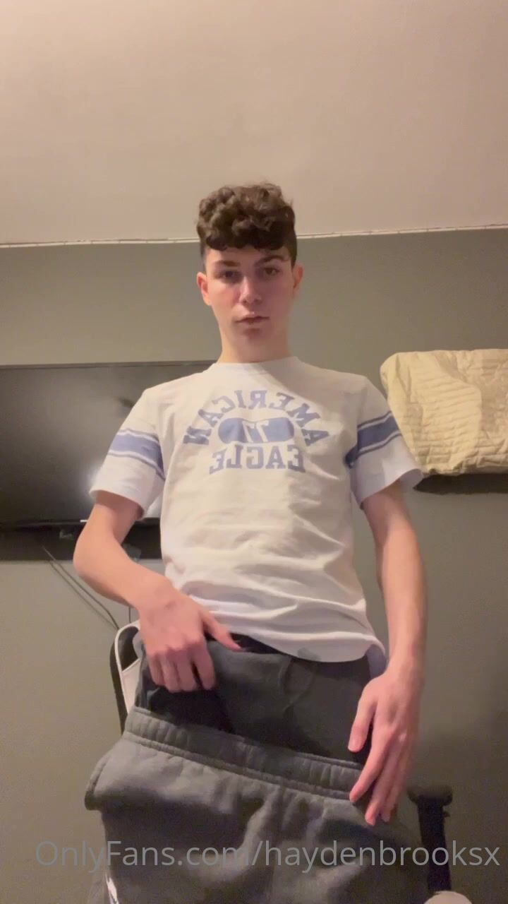 Hung dude's sex-soaked smashathon