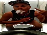 Vaping twink shows off sexxy sag