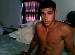 Sexy and muscled guy on cam