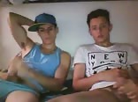 Pareja sensual se masturba en gaydudecams.com