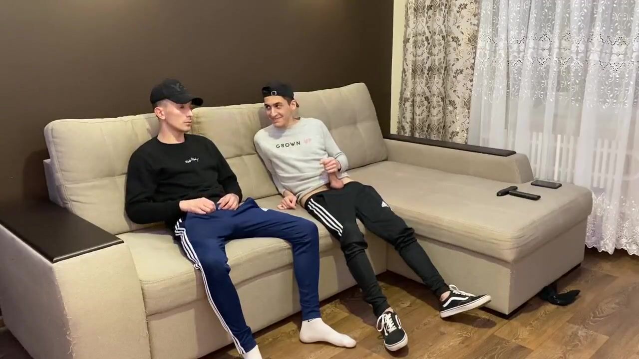 Paja y mamada con tíos buenos