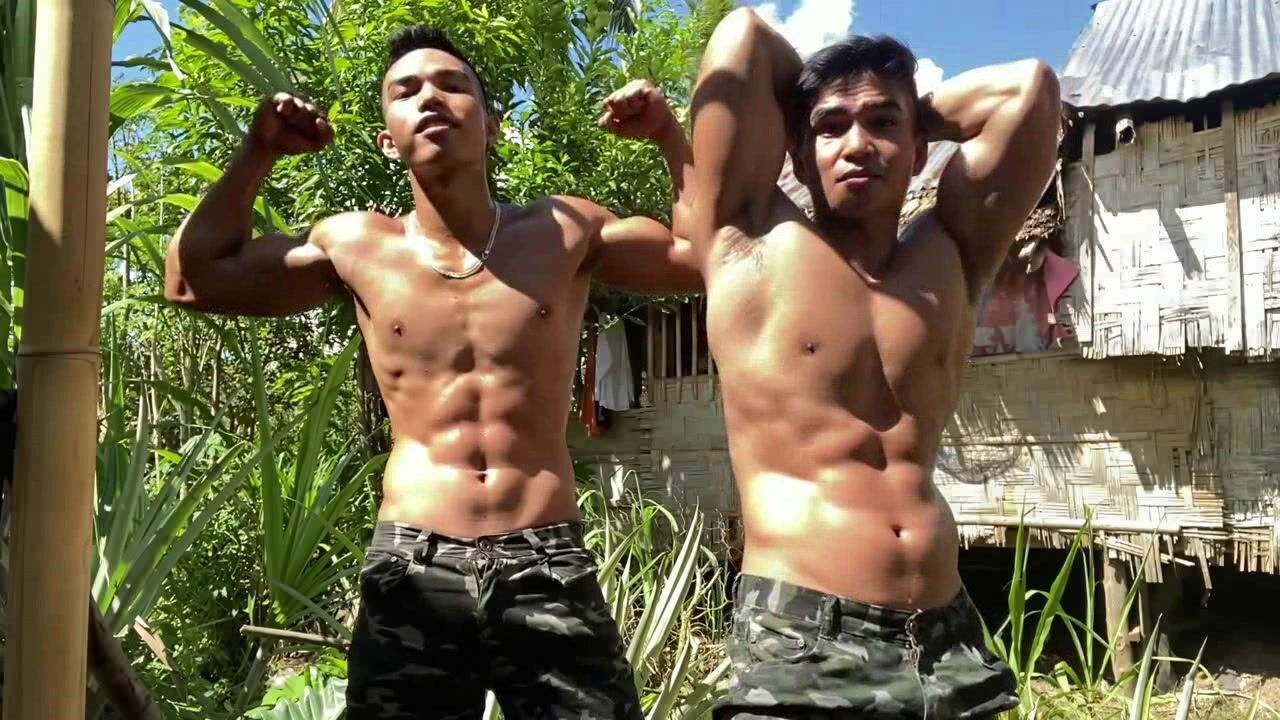 أولاد عضلات مثيرون مراهقون فليكس