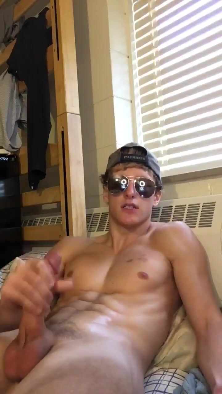 Sexy sunglasses twink takes daddy’s bareback cock at noon
