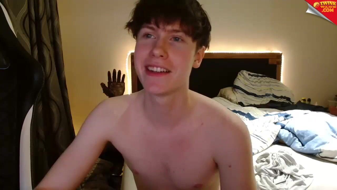 Twink cam show strips and jerks