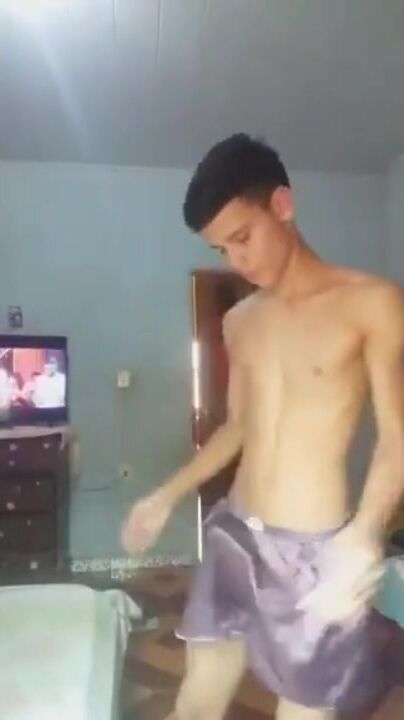 イケメン雄ツンクがデカ勃起を自慢