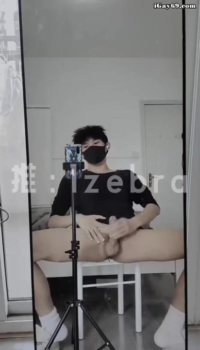 Shy chinese twink mirror jerk