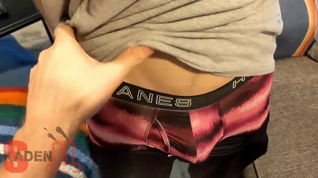 Pink boxer boy sucked by skaden