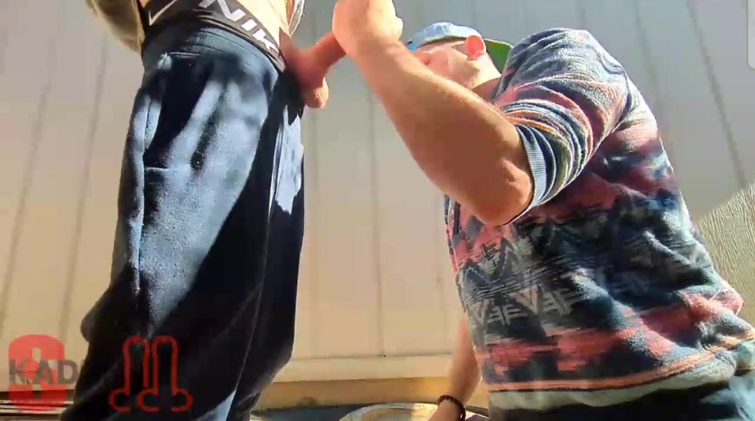 Skaden sucks a guy in the open air