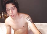 مراهق نحيف يستمني - gayboy.ca