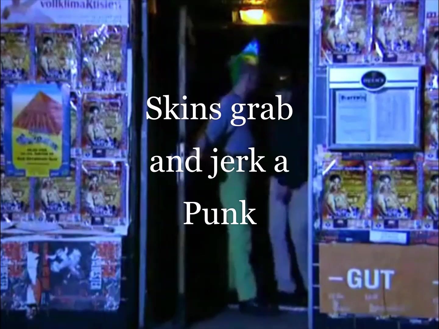 Ado punk se branle et se déshabille en md