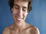 瘦小少年撸大鸡巴直到射精