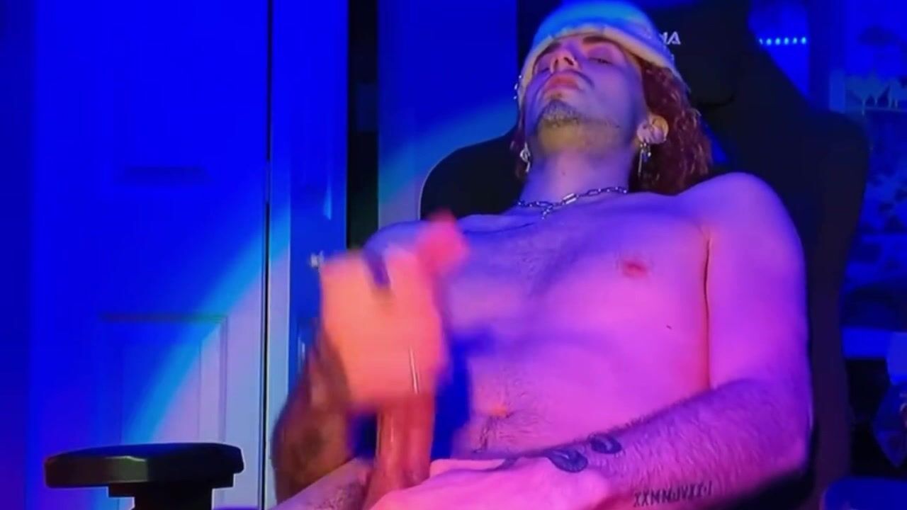 Schlampiger twink nimmt daddys rohen schwanz
