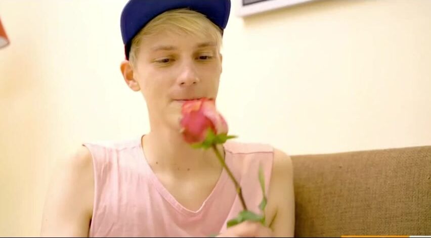 Smell rose's bareback cock