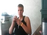 Fumer ado doigt son trou serré