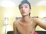 拉丁帅哥射出丝滑精液