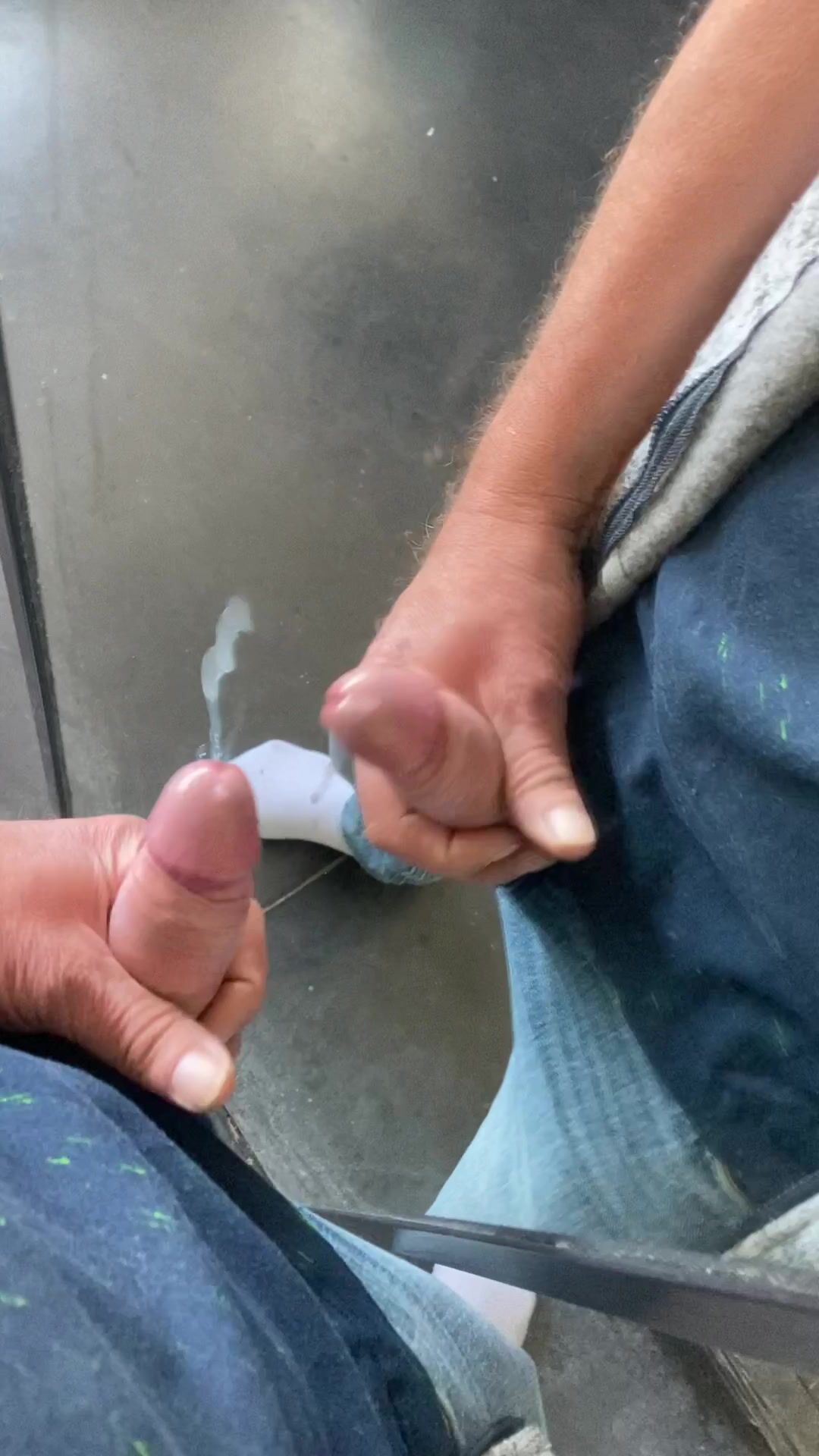 Papa musclé féconde un ado sans capote 4