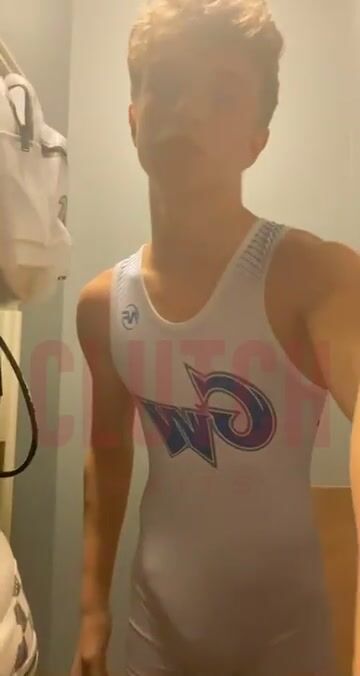 Snugglr fiels: teen drops clothes