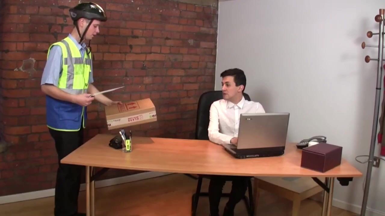 Gay bike courier wants it raw