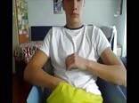 مراهق كروي يستمني زبه