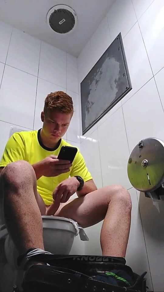 Spy a jerking off teenager in a yellow t-shirt
