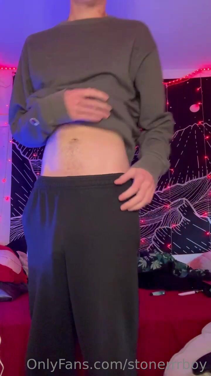 Stoner guys go nude on gay tube